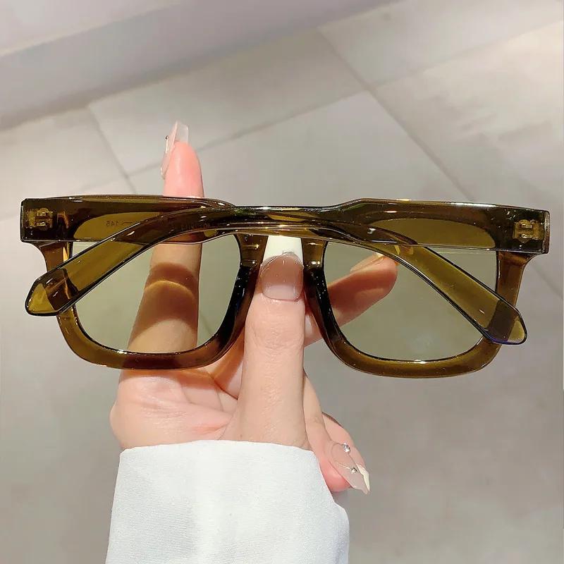 Luxury Brand Designer Classic Vintage Square Sunglasses Women For Men Olive Green Sun Glasses Trendy Punk Popular Travel Shades