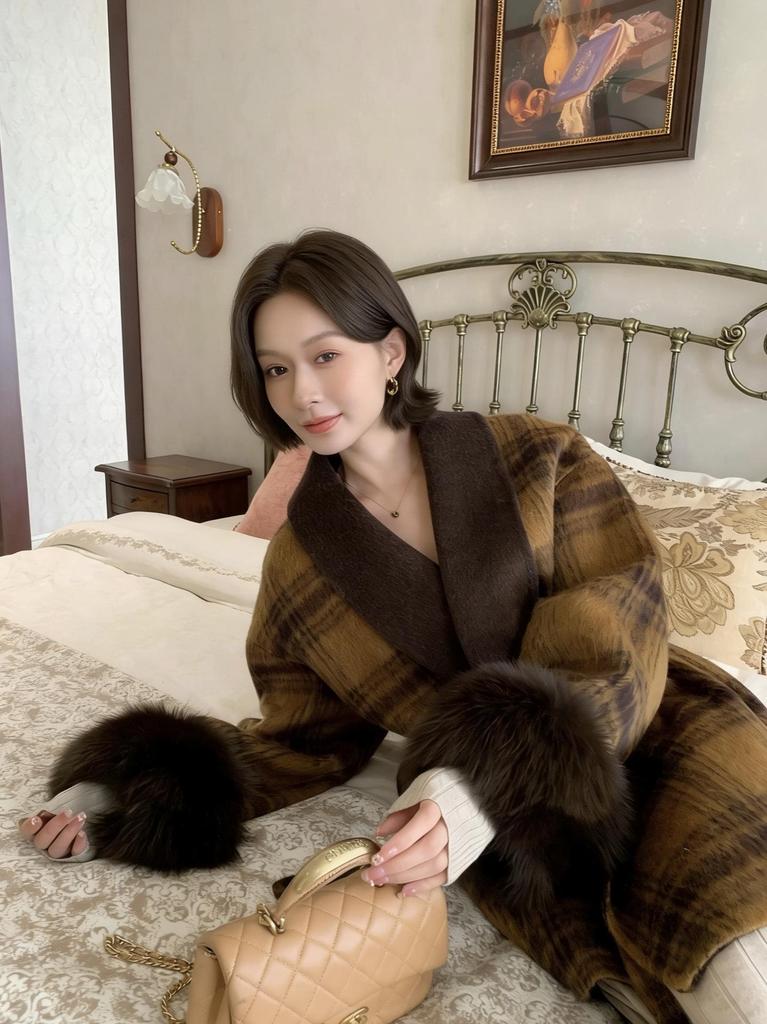 Sex and the City: Women's Double-Sided Cashmere Coat with Fox Fur Cuffs - Plaid for Autumn/Winter