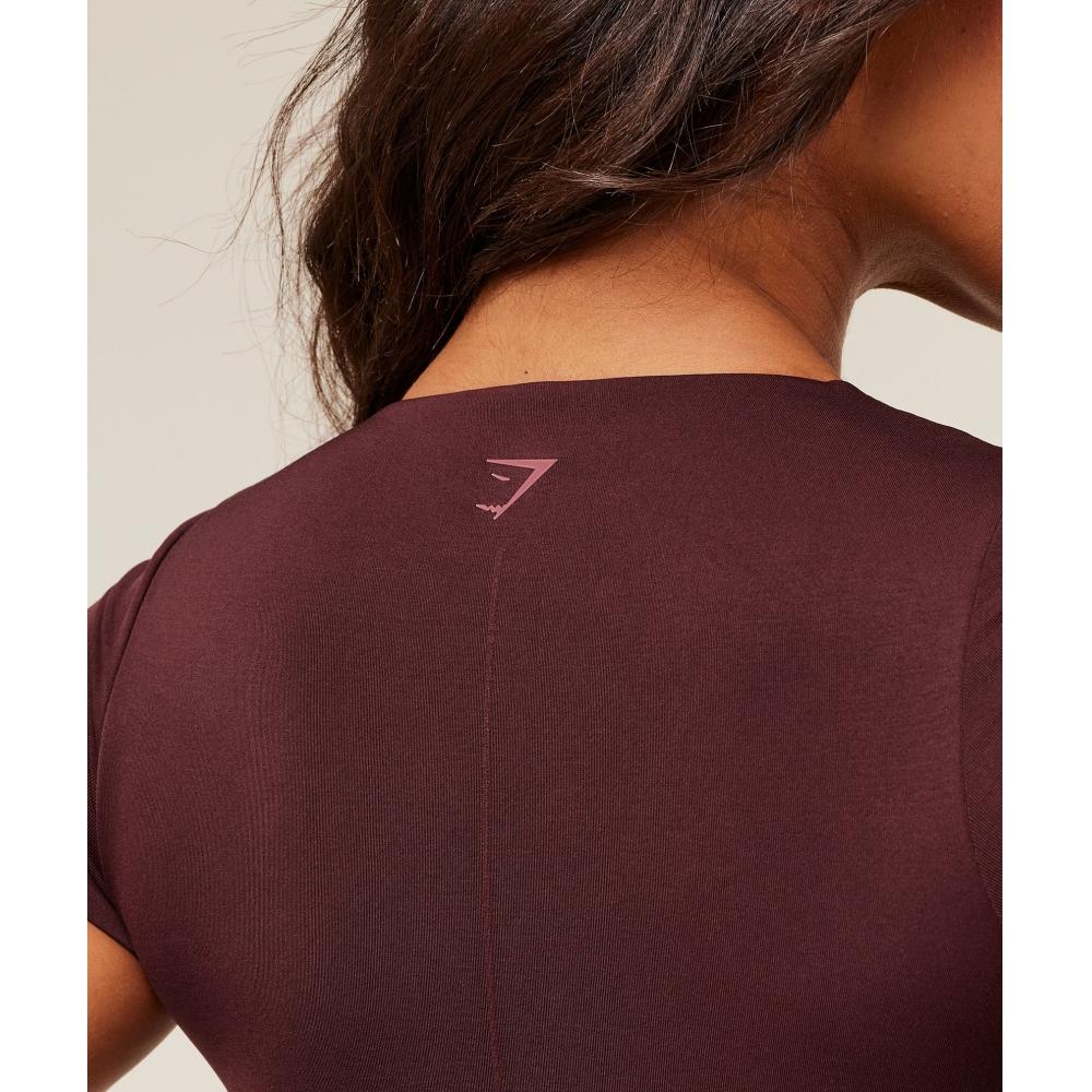 Gymshark SofT SculpT T shirT wiTh Shelf Rich Maroon B4c4q Nbzq
