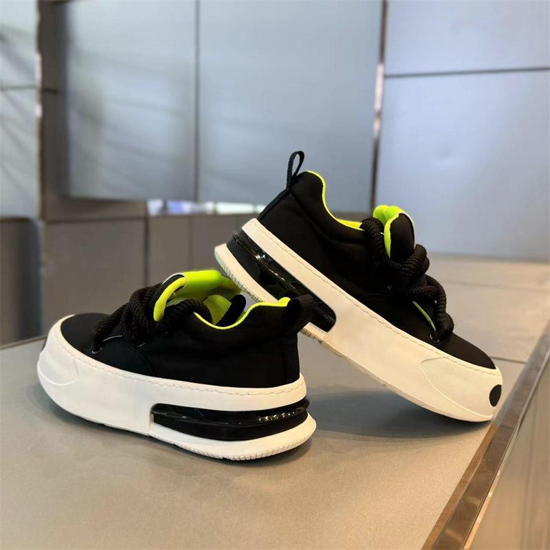 New Breathable Casual Shoes for Men Punk Street Style Mens Casual Sneakers Flat Shoe Fashion Light Microfiber Canvas Board Shoes