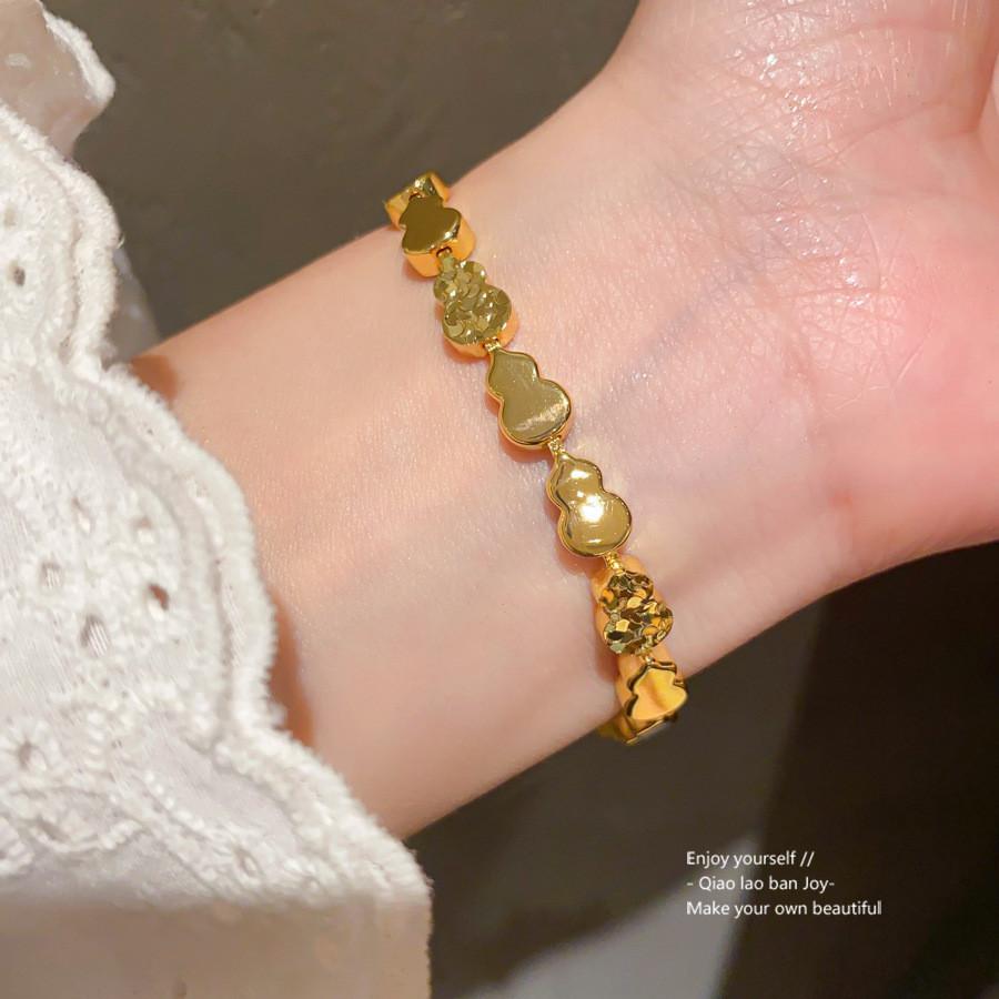 Nytt Mässingsarmband i Kinesisk Stil Med Snidad Kalebasshänge För Kvinnor Presenttillbehör