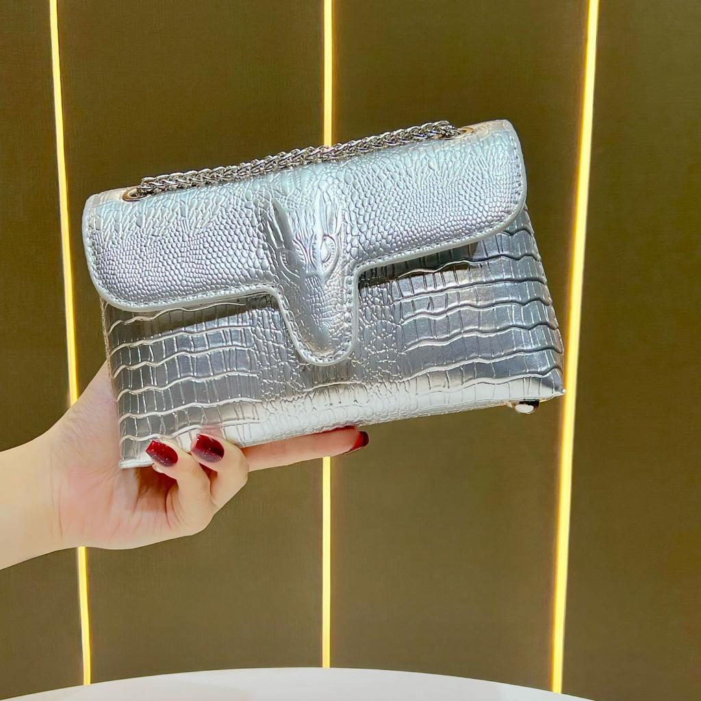 Underarm Bag with Chain, Small Square Bag, Women's Banquet Handbag, Single Shoulder Strap, Evening Bag