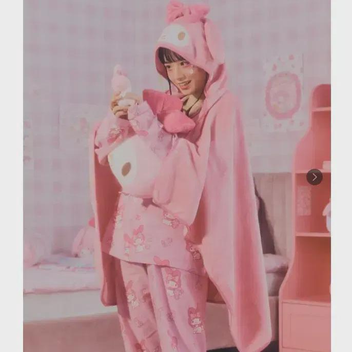 

Новый продукт) Spao X Sanrio My Melody Pocket Hooded Blanket Cloak Нераспечатанный