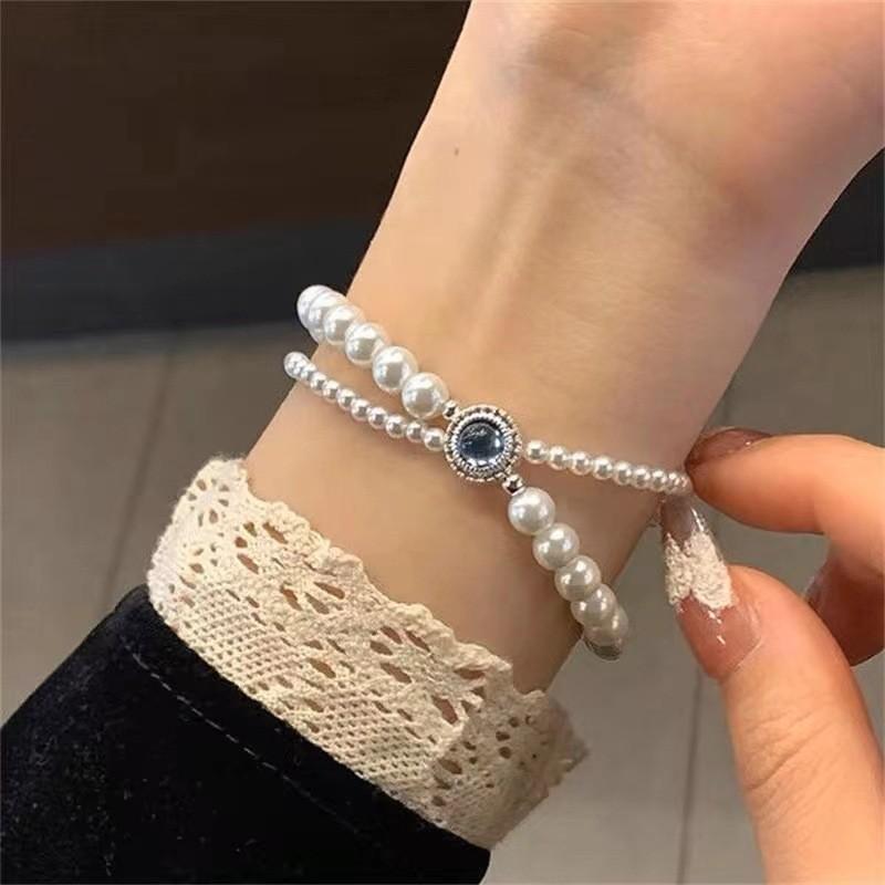 Handmade Faux Elegant Pearl Bracelet For Women With Vintage Design Geometric