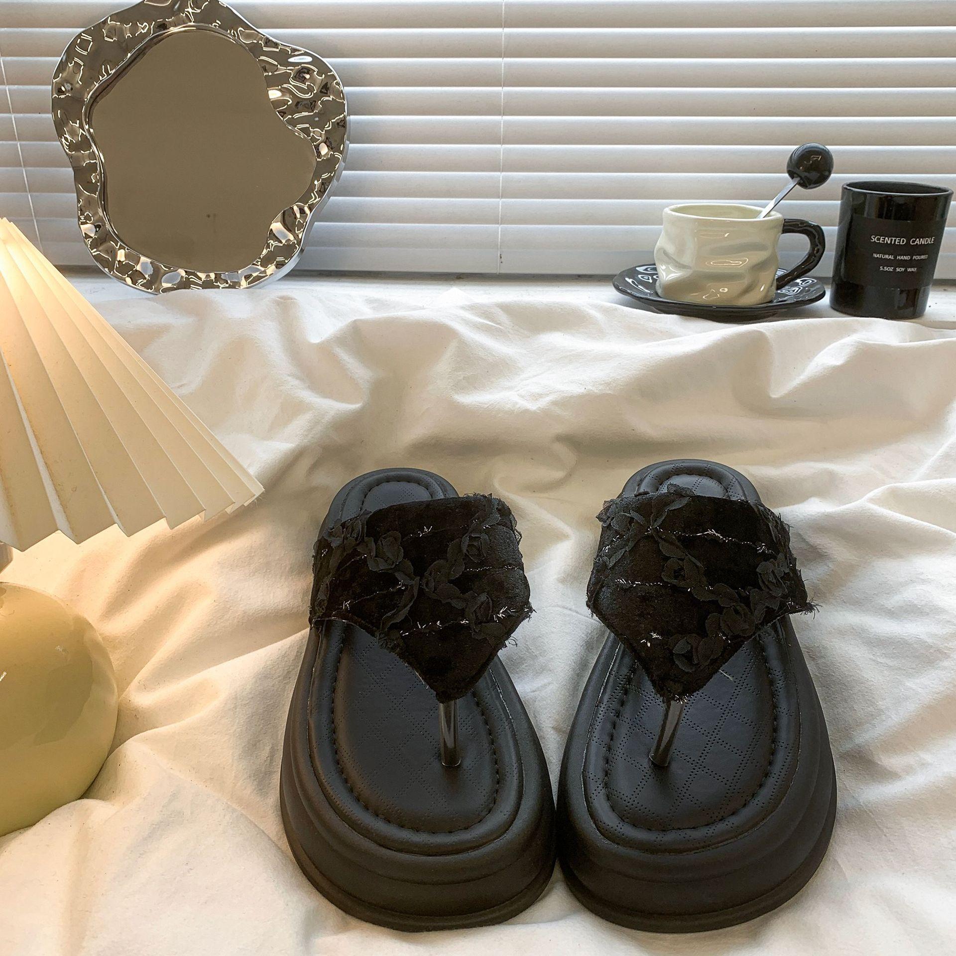 

Cool slippers women s new summer beautiful outer wear fashion design sense thick bottom versatile with skirt slippers 35 чорний