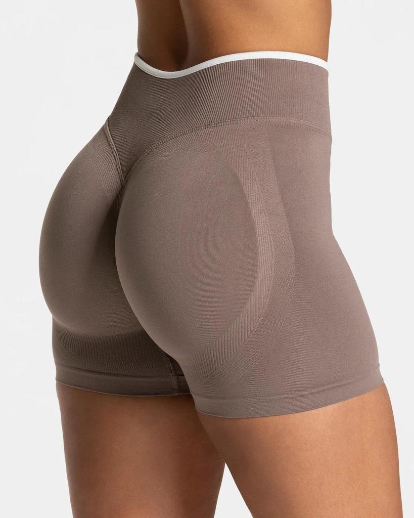 Seamless Quick-Dry Butt-Lifting Yoga Shorts for Men & Women - High Elastic for Running & Fitness