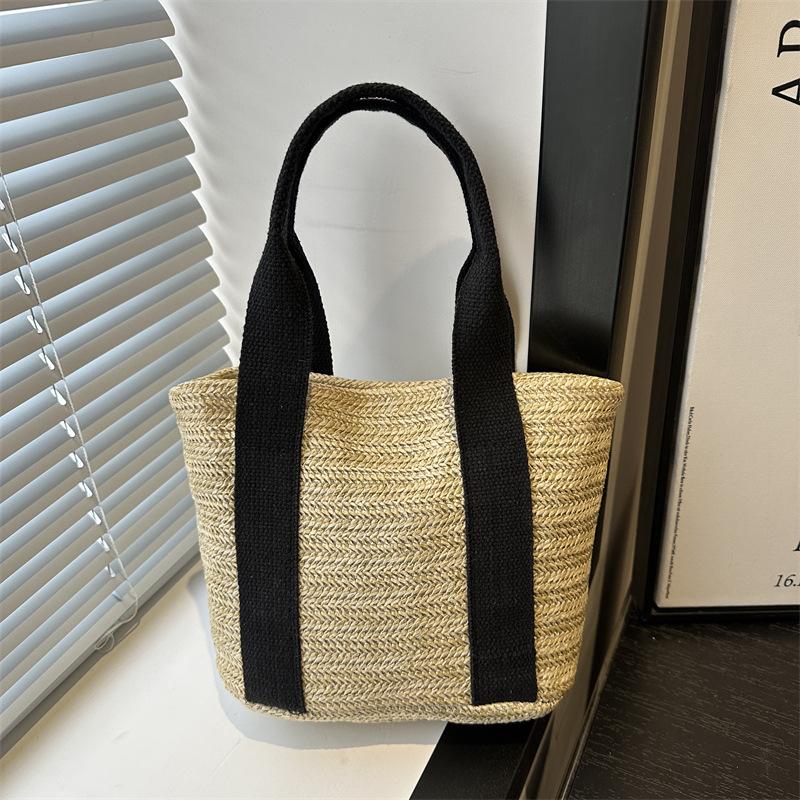 

Fashion trend casual simple 2025 summer new woven bag women s niche large-capacity retro casual shoulder bag чёрный
