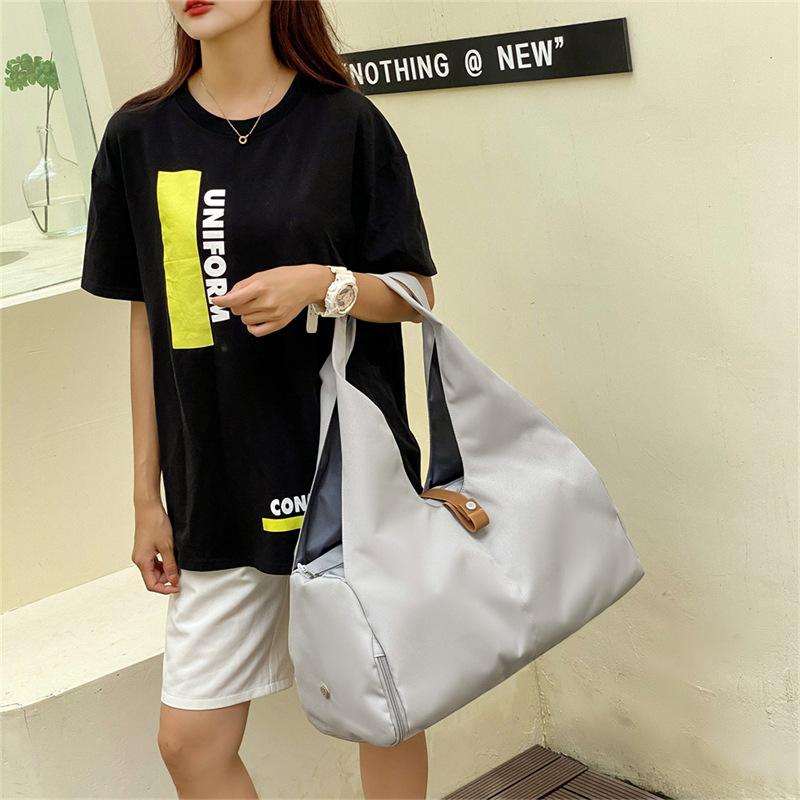 Winter New Yoga Bag Large Capacity Fitness Bag Stylish Simple Handbag Short Trip Travel Bag