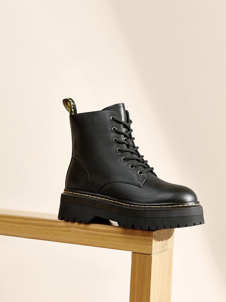 

Британские кожаные ботинки Мартин на платформе женские одинарные ботинки осень и зима 2025 новые популярные черные увеличивающие рост в британском стиле короткие ботинки 40 чёрный