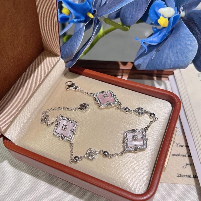 Italian Cloth Qi Lati Natural White Fritillary Four-Leaf Clover Bracelet Women'S Fashion Retro Rhombus Chalcedony Jewelry