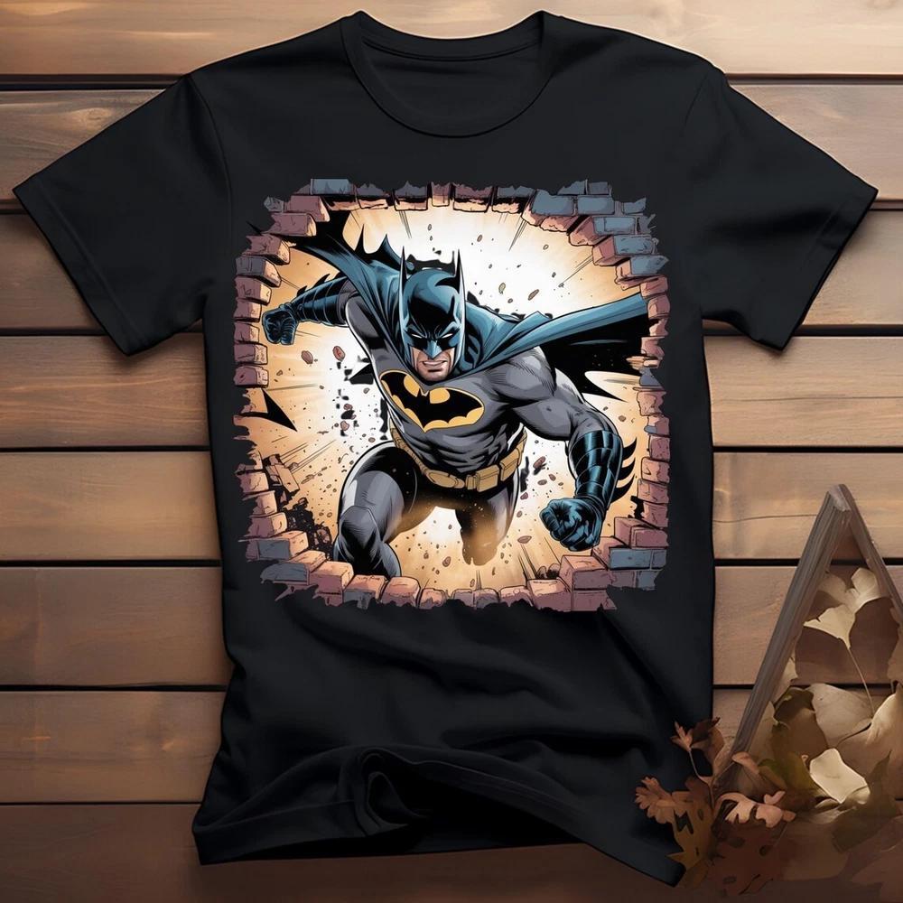 Comics BatUnisex Breaking Black TShirt S