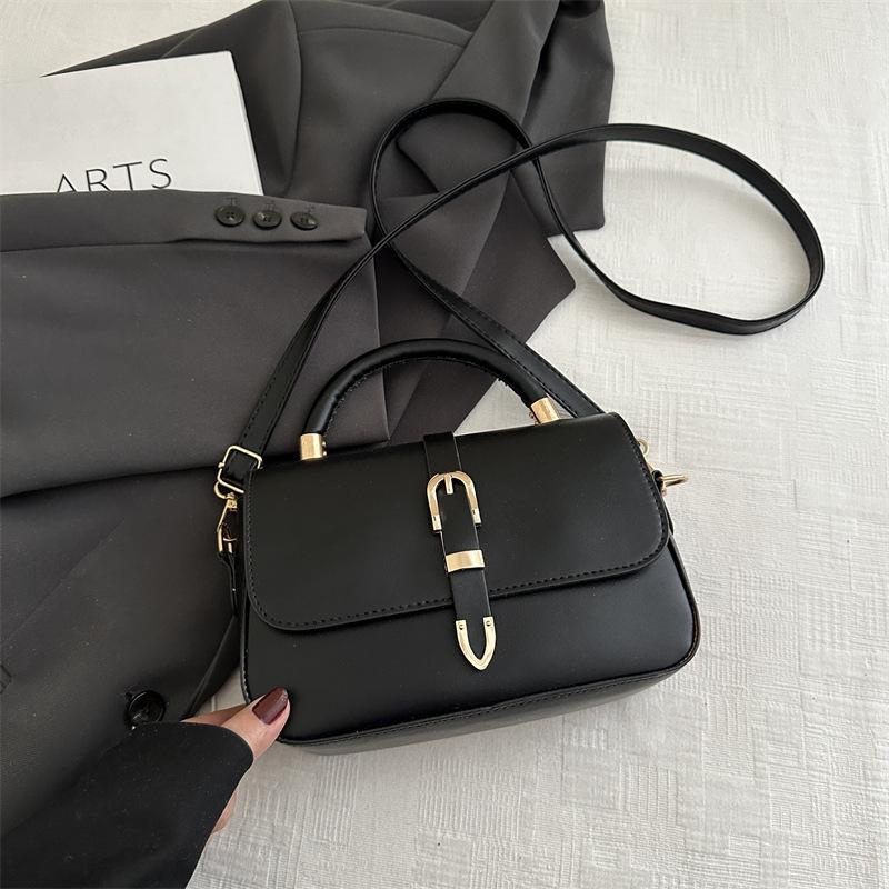 This Year's Popular Handbags 2025 Autumn New Fashion Casual Simple Messenger Bags Trendy Commuter Shoulder Women's Bags