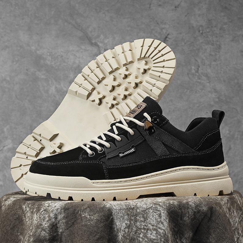 Módní trend, nové boty pro mládež, tenisky, prodyšné, deodorant, odolné proti opotřebení, tlumení nárazů, zvýšená protiskluznost