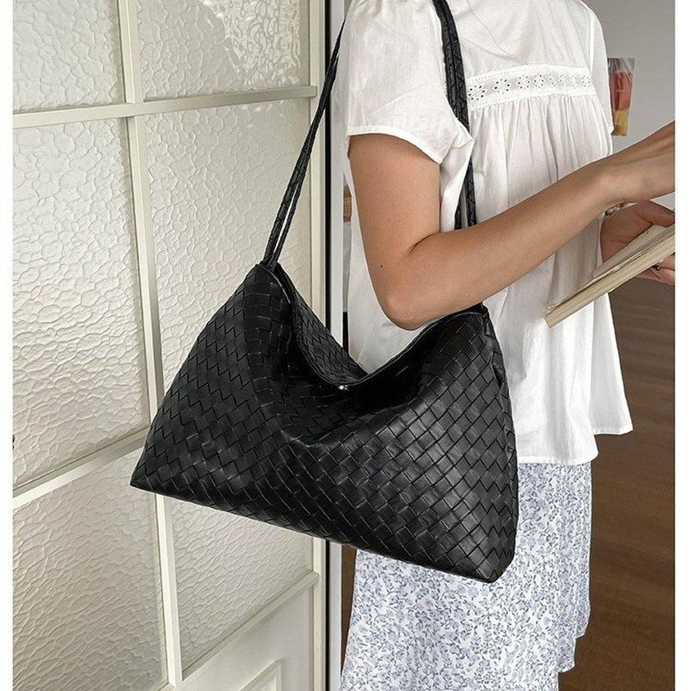Lightweight Large Capacity Faux Leather Multipurpose Storage Bag for Daily Use