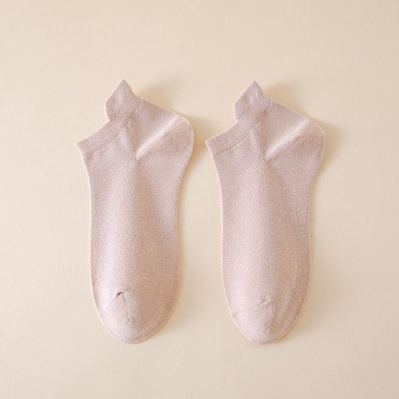 Women's Summer Thin Cotton Ankle Socks - Antibacterial, Odor-Resistant, Breathable, Sweat-Absorbing in Solid White
