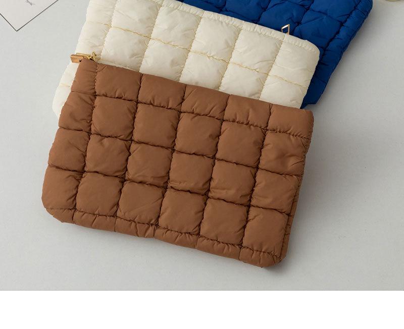 Trendy Women's Solid Color Pleated Makeup Clutch: Versatile, Fashionable, Stylish Plaid Bag