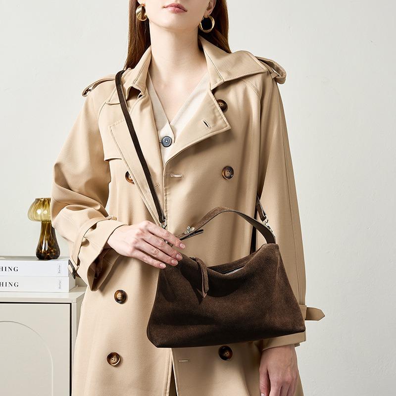 Autumn and winter bags, crossbody pillow bags, high-end leather versatile work commuter women's handbags