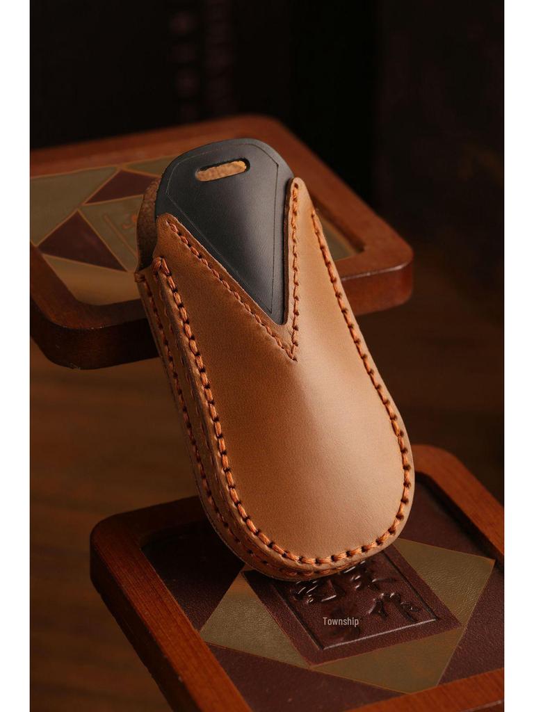Xiaopeng X9 & P5 2024 Key Cover: Genuine Leather Remote Protector with Personal Touch