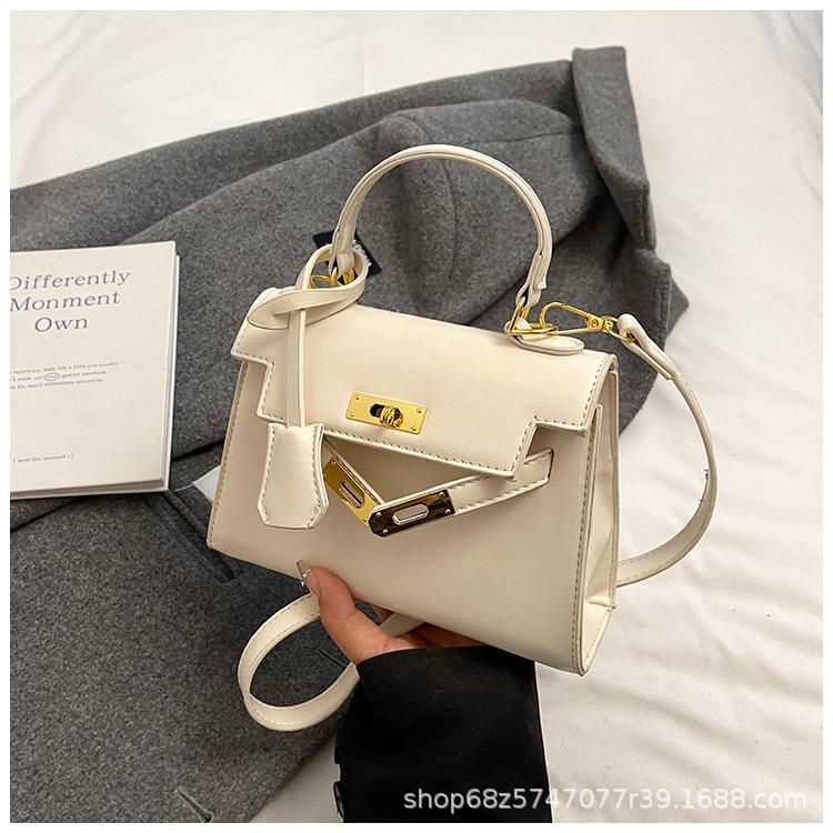 

Textured small bag women s 2025 new trendy fashion one-shoulder crossbody bag foreign style hand-held solid color versatile Kelly bag белый