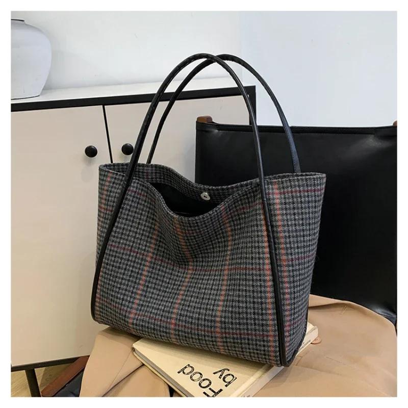 High-quality and Large Capacity Travel Tote Bag for Women New Versatile and Elegant Shoulder Checkered