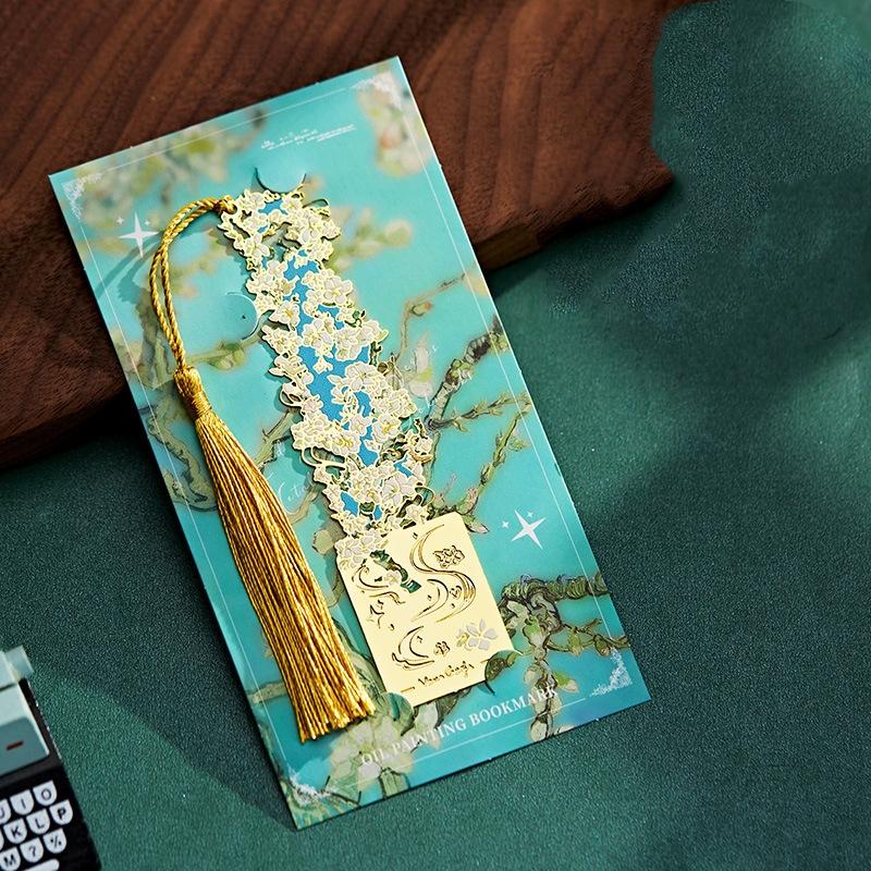 

Retro Plant hollow flowers Sunflower Metal Bookmark Stationery De Libro Book Accessories School Supplies Marque Page Book Mark абрикосовий