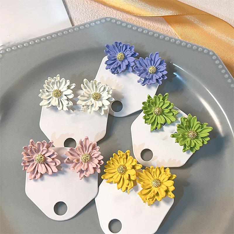 Early spring new dopamine flower stamen stud earrings fashionable and sweet simple earrings versatile high-end earrings