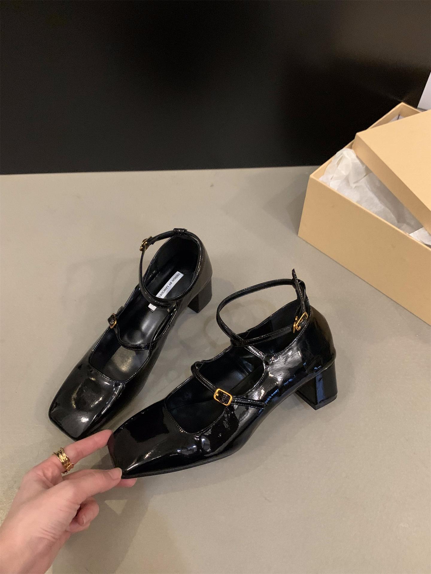 

Thick heel black square head Mary Jane single shoes women s shoes 2025 new spring and autumn winter temperament high heels evening shoes 35