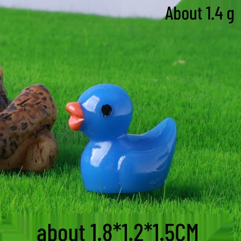 Yellow Duck Resin Figurine for Micro Landscape Decoration