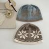 Retro niche Nordic wool hat, warm autumn and winter atmosphere, snowflake knitted cold hat, pullover hat
