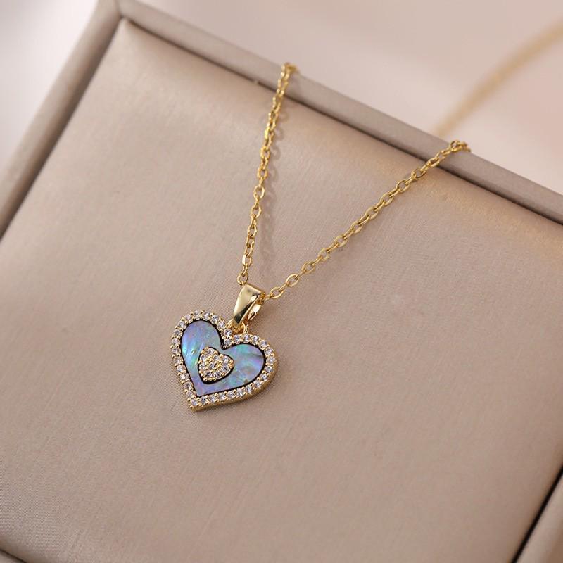 Women's Fashion Heart Pendant Necklace - Elegant, Simple Design, Versatile Clavicle Chain Jewelry