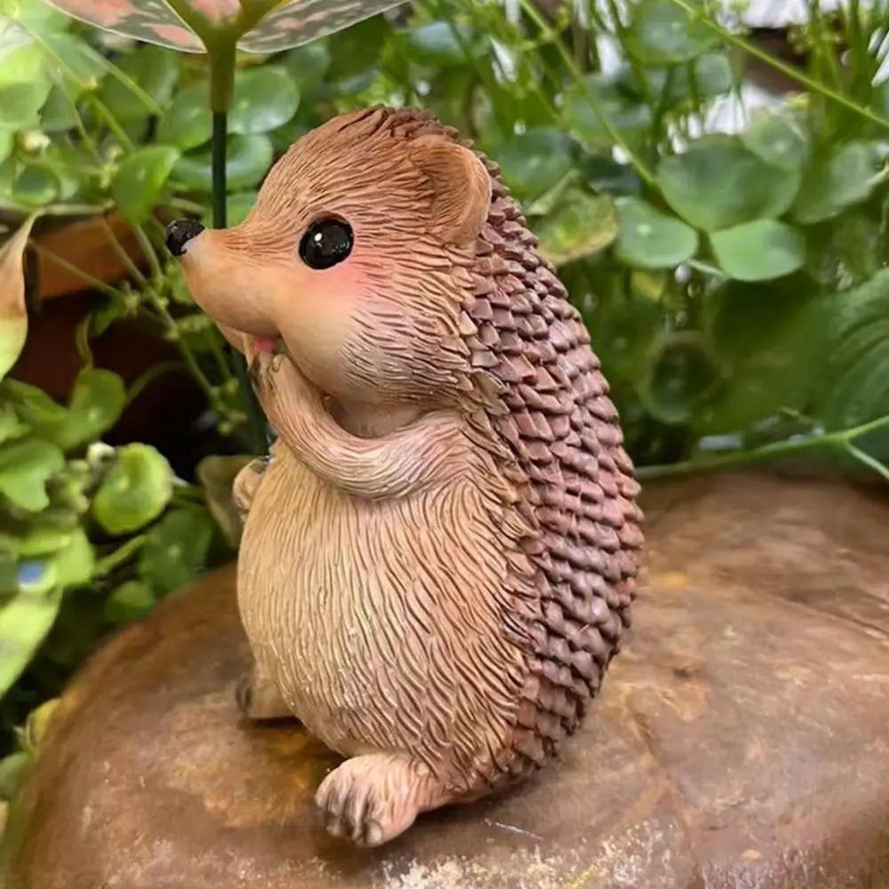 Weatherproof Leaf Umbrella Hedgehog Figurine Cute Small Hedgehog Sculpture Office Desk Decor
