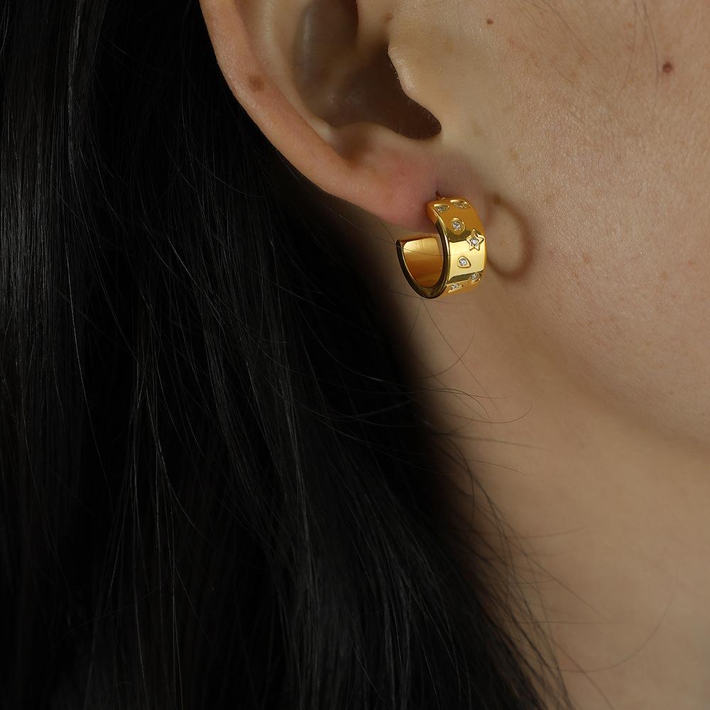 

C-shaped earrings Titanium steel non-fading design Star diamond earrings
