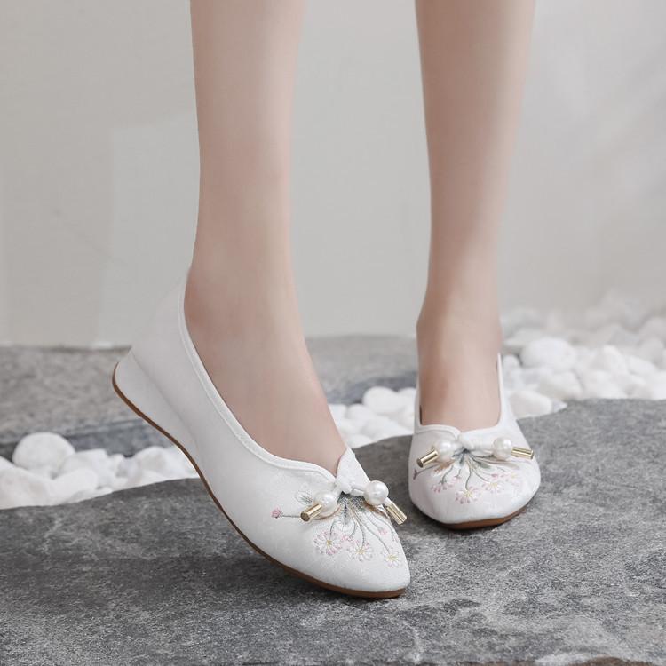 Fashion Oriental Aesthetic Pearl - Tassel Embroidered Wedge Shoes | Hanfu - Ready Vintage Court - Style Shoes