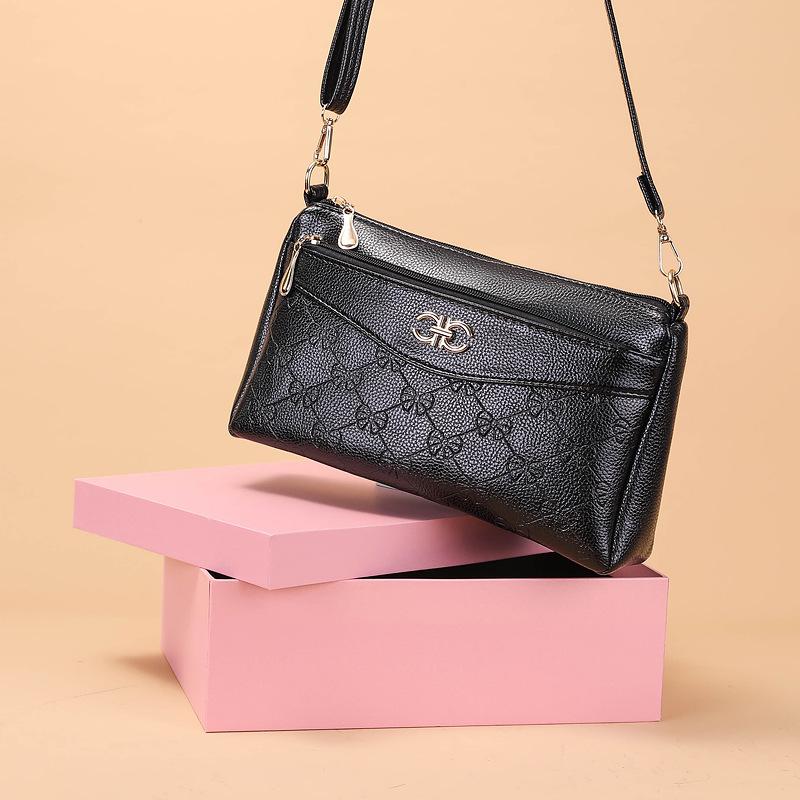 2025 Autumn Retro New Women's Shoulder Bag Soft Leather Women's Bag Korean Version Lychee Pattern Stall Light Messenger Bag