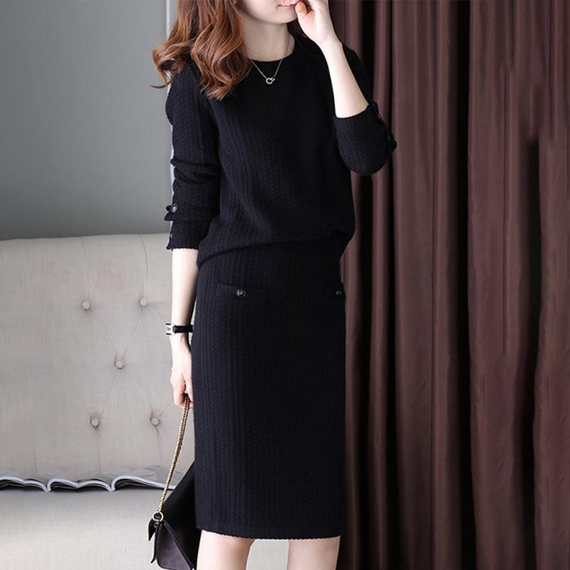 Abito a maglia da donna autunnale e invernale di lusso leggero abbinato a tinta unita, stile maturo leggero, due pezzi