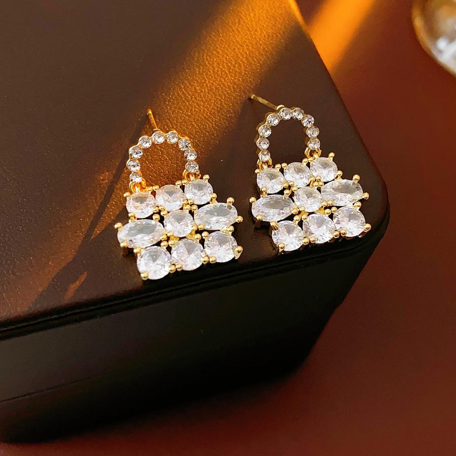 

Sparkle Zircon Bag Pendant Earring for Women Light Luxury Palace Style Exquisite Drop Earrings Fashion Wedding Bride Zircon