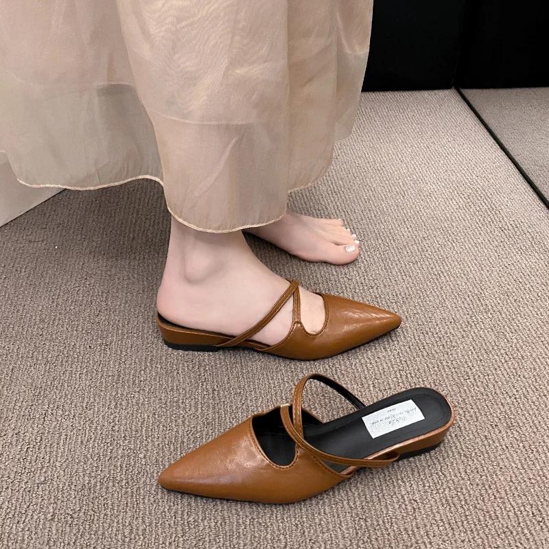 2025 Summer New Low Heel Slippers Close Toe Outdoor Mules Casual Pumps Street Style Woman Sandals Slip On Half Slippers Loafers