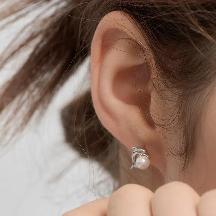 [ON] Silver Dolphin Pearl Earrings MEM22078