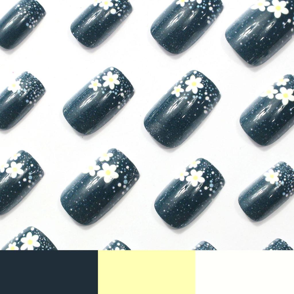 Trendy 24-Piece Starry Dream Flowers & Polka Dot Medium Wearable Nails