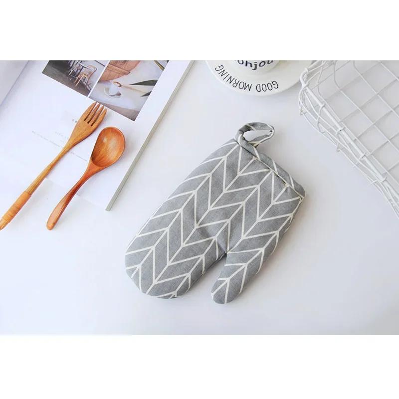 1 Piece Fashion Nordic Cute Cotton Non - Slip Yellow Gray Kitchen Cooking Baking BBQ Potholders Oven Mitts Microwave Gloves