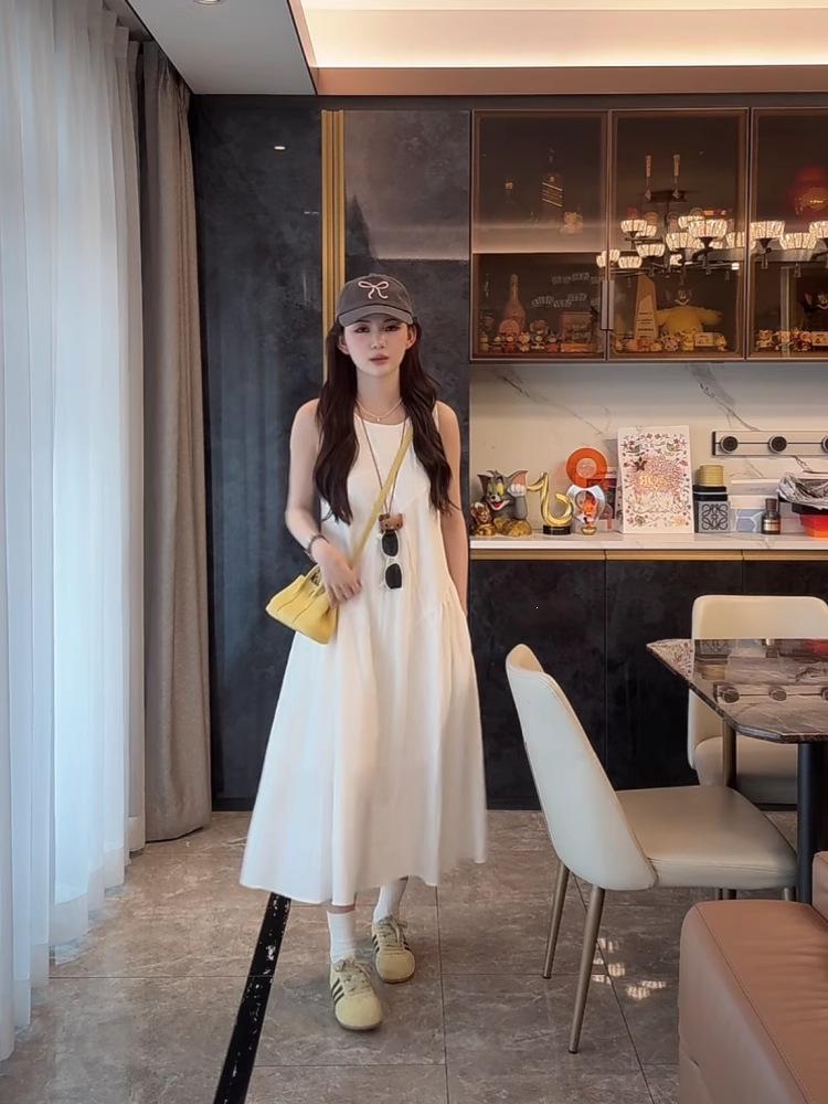 High-end summer new chic sleeveless dress, thin and versatile A-shaped long dress, age-reducing temperament vest skirt