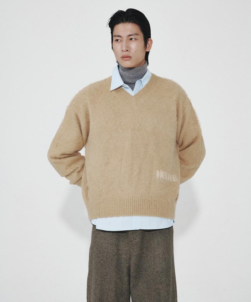 Hoite Het Mohair V Neck Knit (Beige)