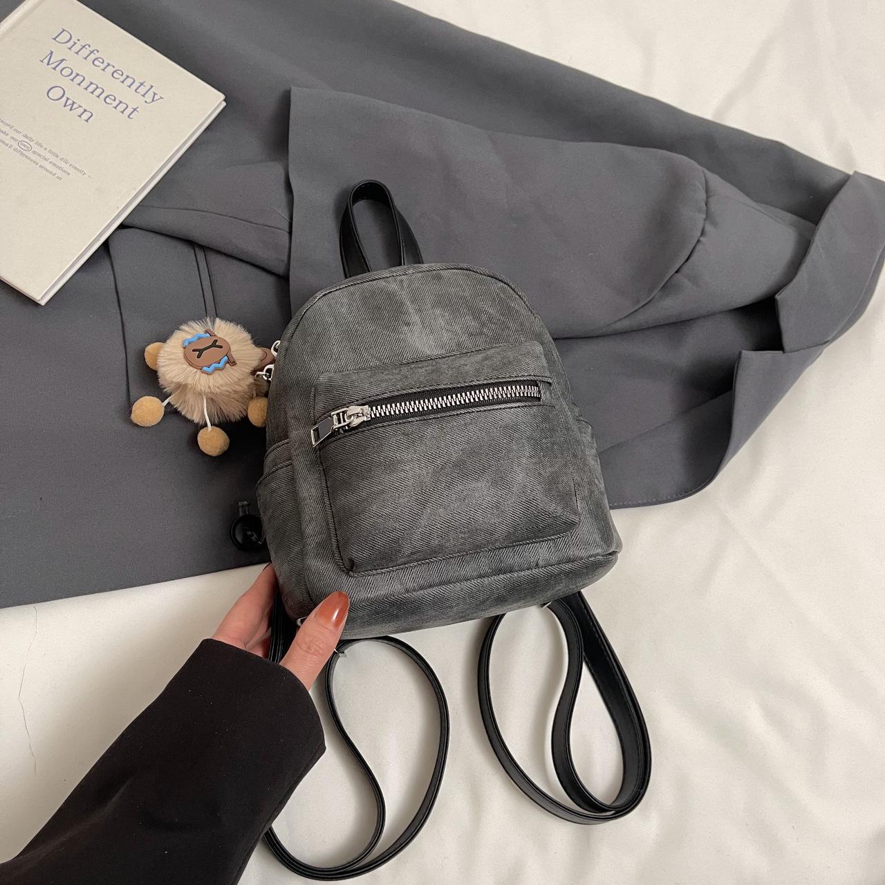 

2025 Осень Женский Стильный и Универсальный Рюкзак для Поездок на Работу, Путешествий и Приключений на Открытом Воздухе Without Pendant чёрный