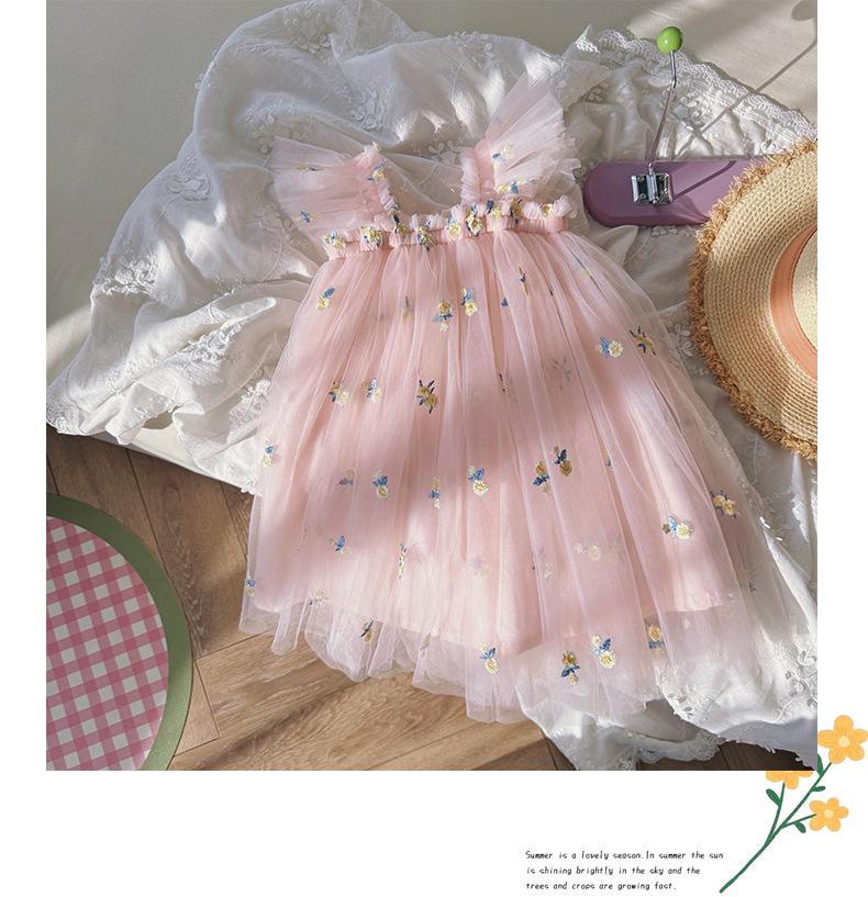 Girls' Flower Embroidered Tulle Dress: Summer Style with Puff Sleeves and Net Yarn Skirt