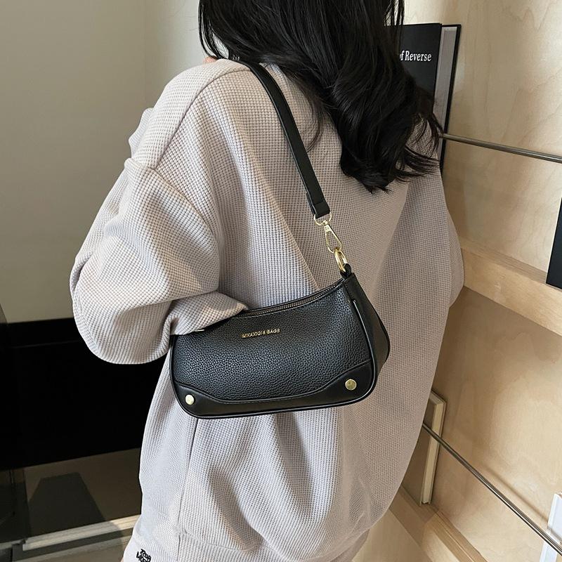 New Fashion Shoulder Messenger Bag Women's Versatile Portable Underarm Bag