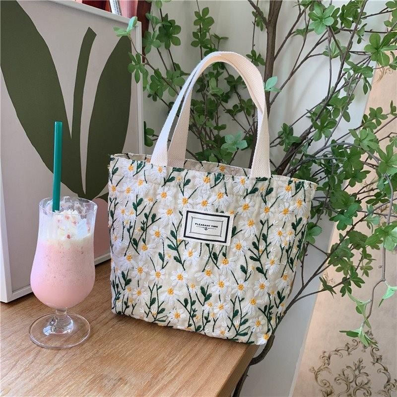 Elegant Embroidered Daisy Floral Handbag Soft Cotton Linen Tote Bag For Moms