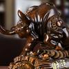 European Style Resin Bull Statue Modern Art Sculpture Home Auspicious Animal Best Gift Simple Taurus Ornament