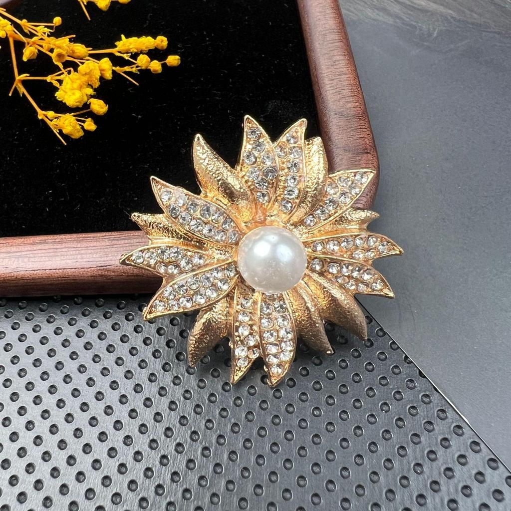 Broșă Retro Cristal Diamant cu Ac Anti-Expunere și Cataramă din Aliaj pentru Accesorii Vestimentare