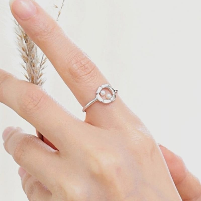 BELLOOGGI Amelie Pearl Ring