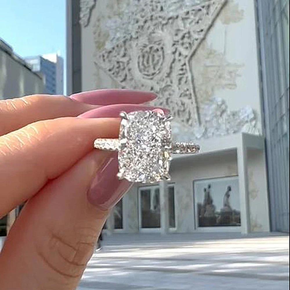 Luxury Exaggerated Super Shiny Large Rectangular 5A Zircon Index Finger Rings for Women Bride Wedding Rings Jewelry Accessories